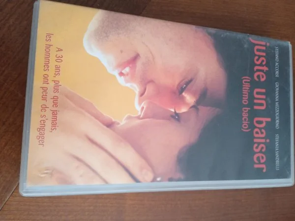 Vhs "juste un baiser " - CD, DVD & Vinyles - Saint-Satur (18300)