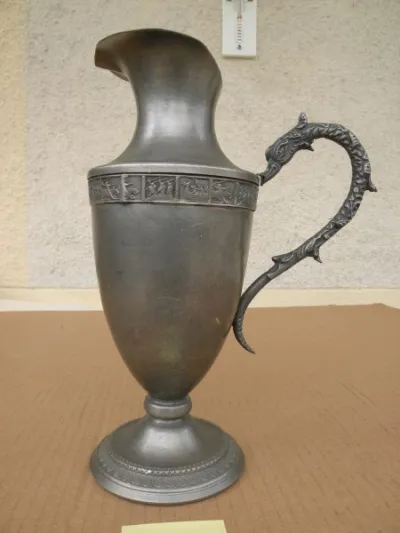 Grande cruche en étain ancien haut 25 cms - Collection