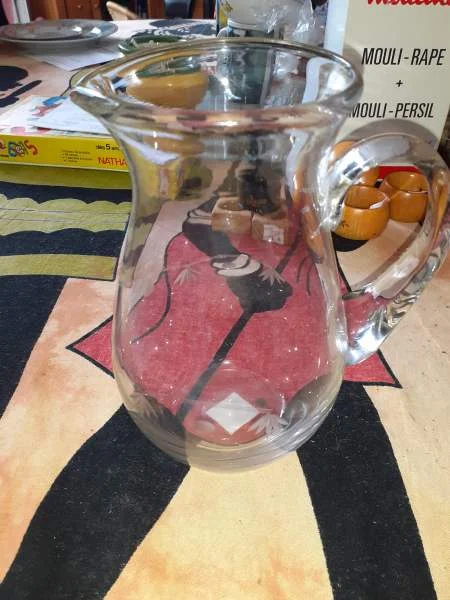 Pichet en verre gravure feuille - Collection - Saint-Satur (18300)