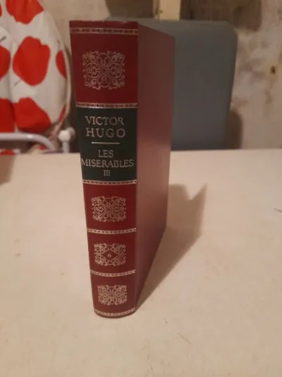 Livre victor hugo "les misérables iii " note de je - Livres - Saint-Satur (18300)