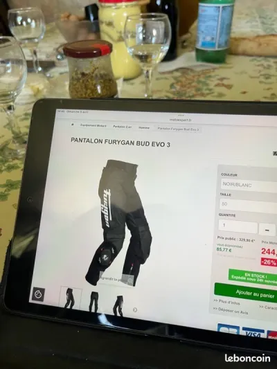 Pantalon de moto, très peu porté. Taille 46 marque - Sport