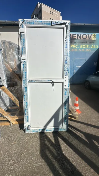 Porte d’entrée pvc blanc avec gâche électrique - Bricolage - Marennes (69970)