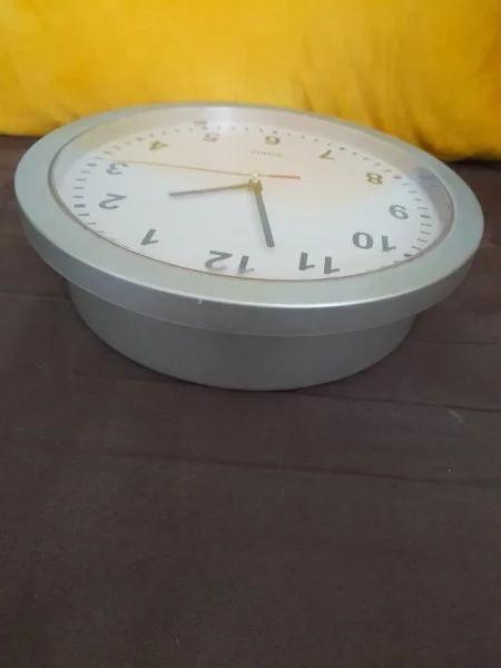 Horloge murale coffre fort - coffre de rangement - Décoration - Saint-Satur (18300)