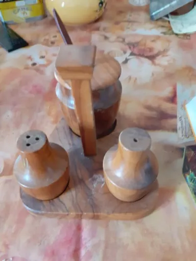 Set poivre,sel et moutarde en bois d'olivier - Collection - Saint-Satur (18300)