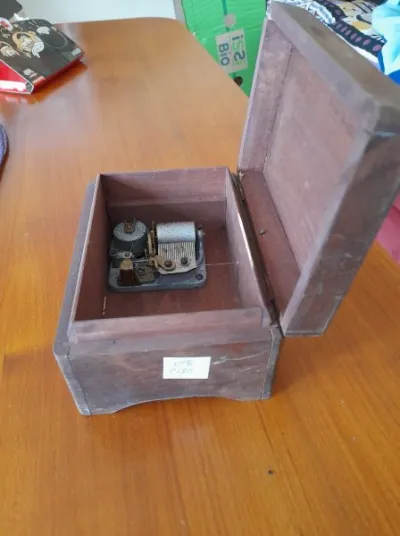 Ancienne boite à bijoux en bois musical - photo 2