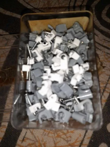 Lot de cavaliers cable electrique et ethernet - Bricolage - Saint-Satur (18300)