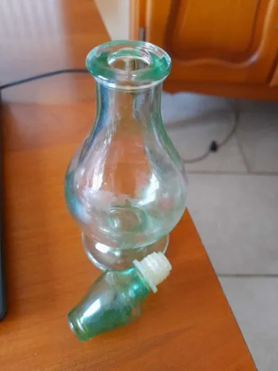 Flacon en verre moulé - vintage - photo 4