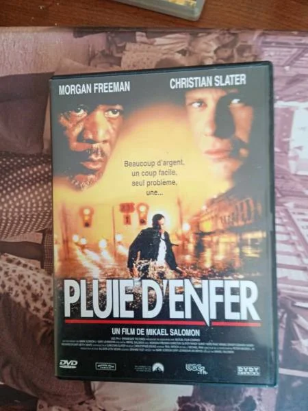 Coffrets dvd : " une pluie d'enfer " - CD, DVD & Vinyles - Saint-Satur (18300)
