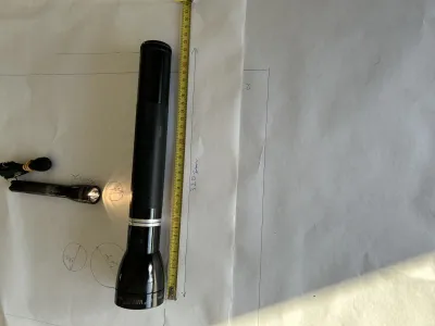 🔦spéciale longue lampe torche + une mini Mag -lit - Activités Plein Air - Mons (7000)