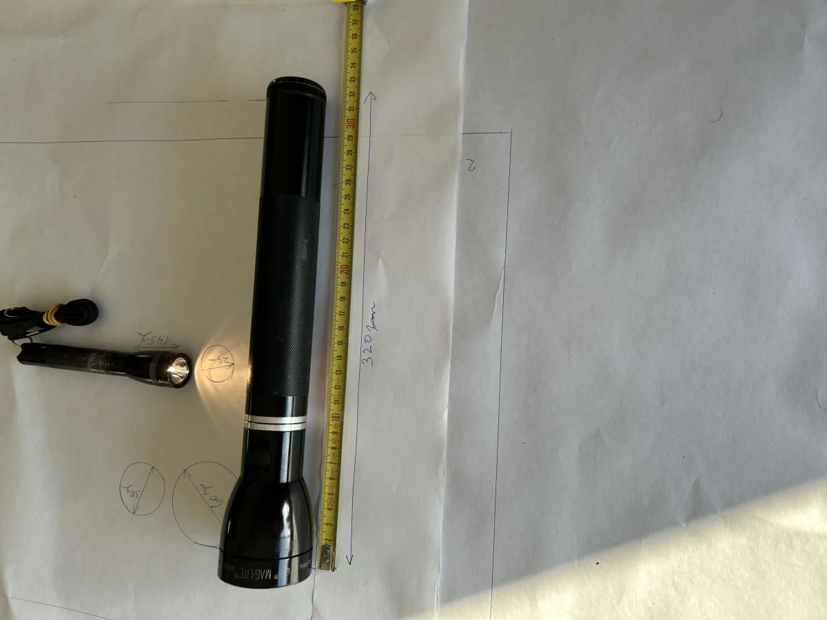 🔦spéciale longue lampe torche + une mini Mag -lit - Activités Plein Air - Mons (7000)