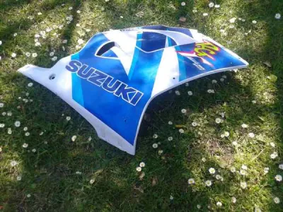 Flanc carénage droit suzuki 125 rgv 1992 - photo 3