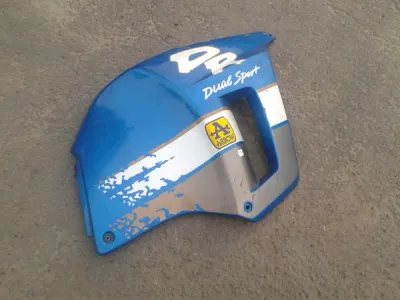 Flanc carénage droit suzuki 800 drs 1991 - photo 2