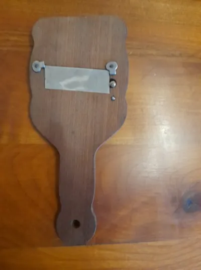 Trancheuse à fromage avec poignée en bois - Collection - Saint-Satur (18300)