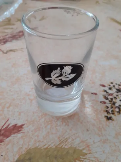 Verre illustré d'une feuille - Collection - Saint-Satur (18300)