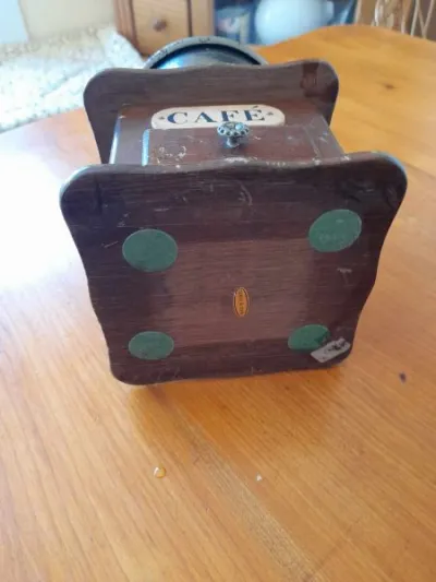 Ancien moulin à café en bois - photo 3