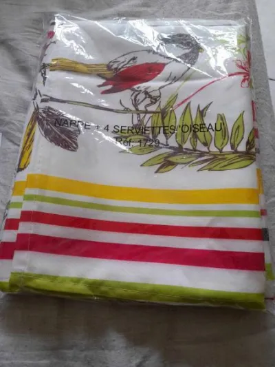 Nappe de table rectangulaire + 4 serviettes - Décoration - Saint-Satur (18300)