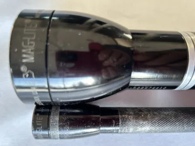 🔦spéciale longue lampe torche + une mini Mag -lit - photo 2