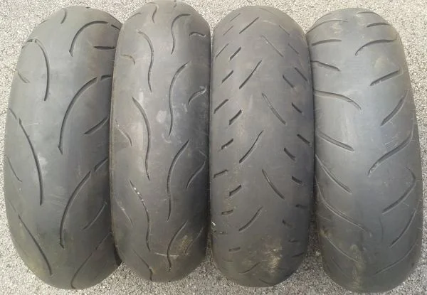 Pneus arriére dunlop d occasion 180/55/zr17 - Équipements Moto - Verberie (60410)