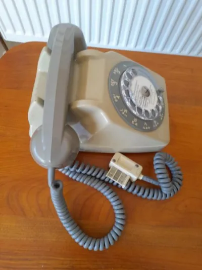 Ancien téléphone à cadran - Téléphonie