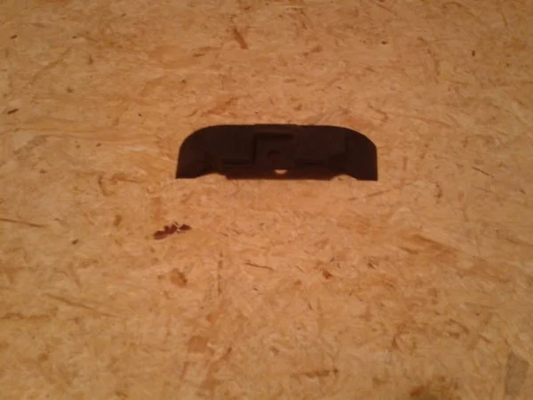 Fixation réservoir yamaha 125 dtlc 1987 - Équipements Moto - Marignane (13700)