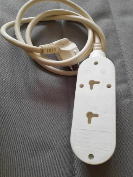 Bloc multiprise, prises sans interrupteur- 3 prise - Bricolage - Saint-Satur (18300)