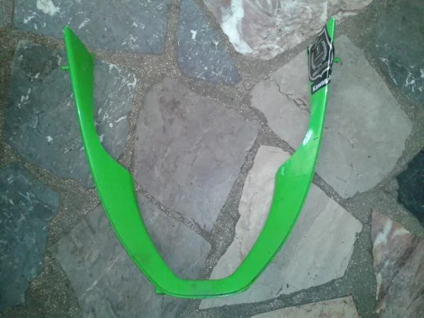 V de carénage kawasaki zx6r 1998 - Équipements Moto - Nancy (54000)