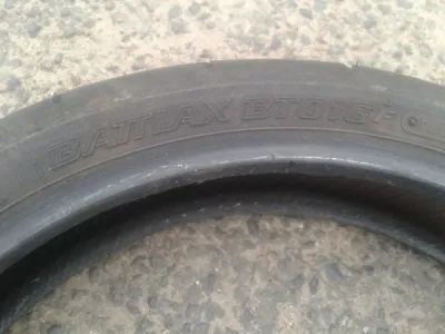 Pneu avant brigestone bt016f 120 / 70 / zr 17 - photo 2