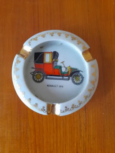 Cendrier en porcelaine décor voiture ancienne - photo 2