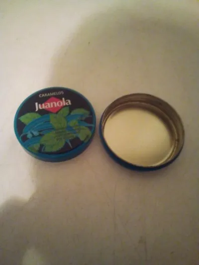 Boite métal "caramel juanola" - Collection - Saint-Satur (18300)