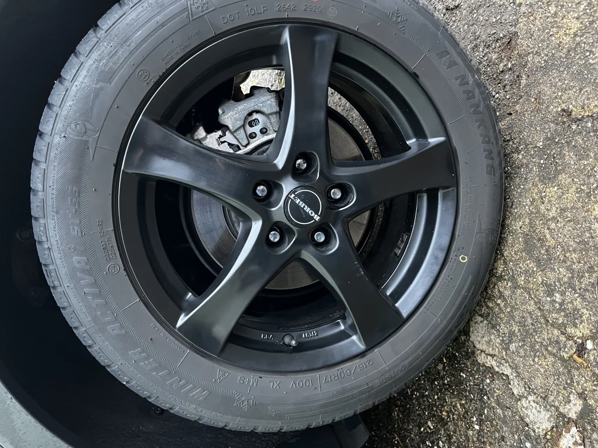 4 jantes alu équipées pneus neige 215/60/17 - Équipements Auto - Orbey (68370)