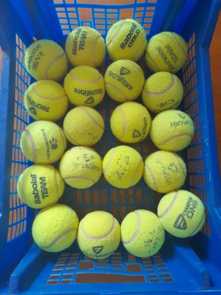 Lot 20 balles de tennis divers marques - Sport - Saint-Satur (18300)