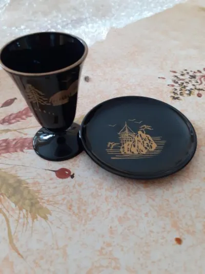 1verre liqueur asiatique avec soucoupe - Collection - Saint-Satur (18300)