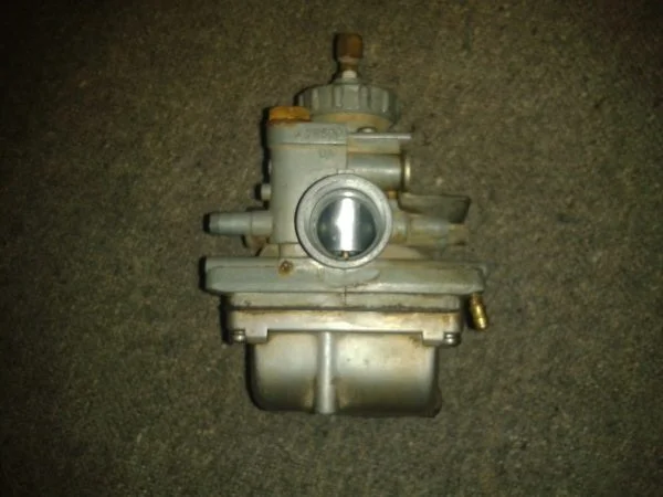 Carburateur gauche yamaha 125 rdx 1981 - Équipements Moto - Compiègne (60200)