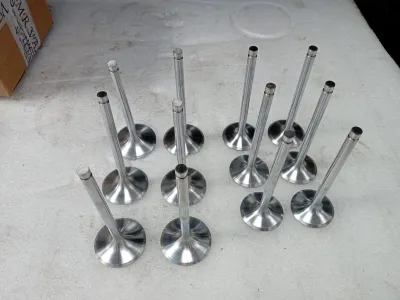 Soupapes pour moteur Maserati 3500 GT - Équipements Auto - Nice (06000)