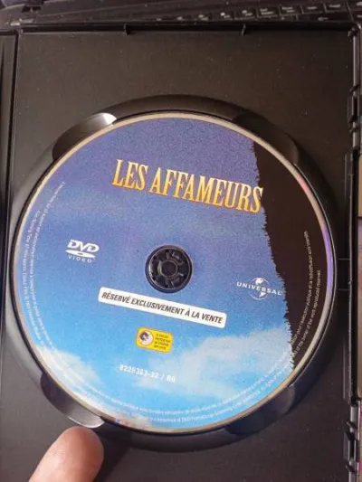 Dvd : " les affameurs " - photo 2