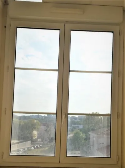 Bloc-fenêtre avec volet roulant électrique en pvc - photo 4