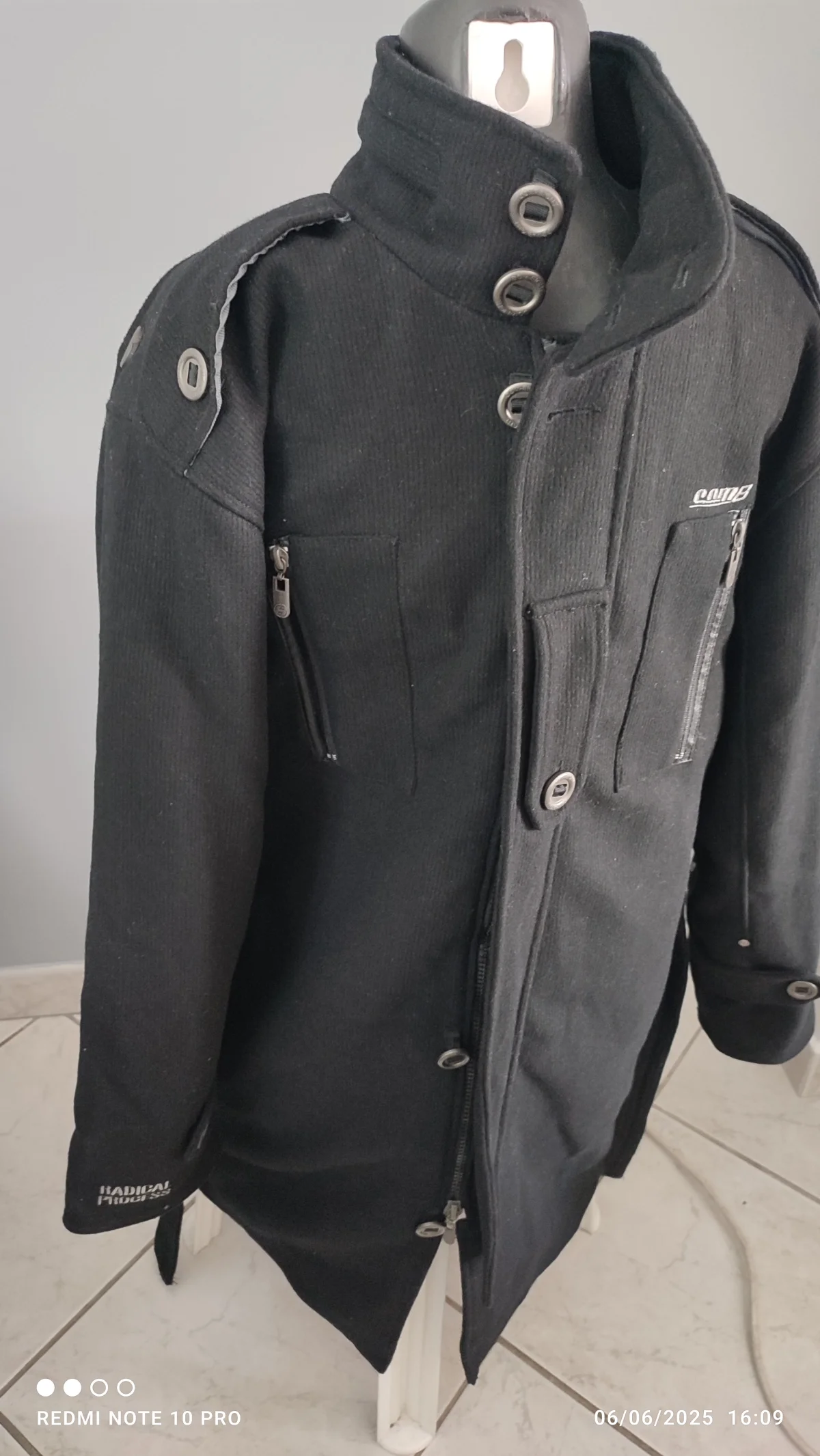 BLOUSON HOMME COM8 NOIR TAILLE L DISPONIBLE - Vêtements Homme - Bussy-Saint-Georges (77600)