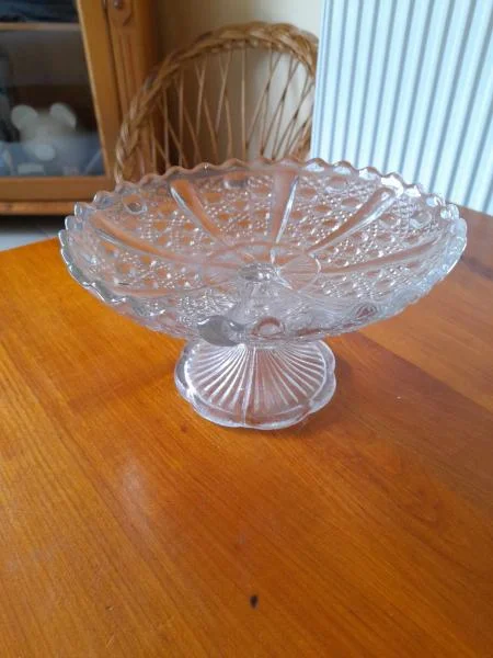 Coupe à fruit sur pied en verre ciselée et moulée - Collection - Saint-Satur (18300)