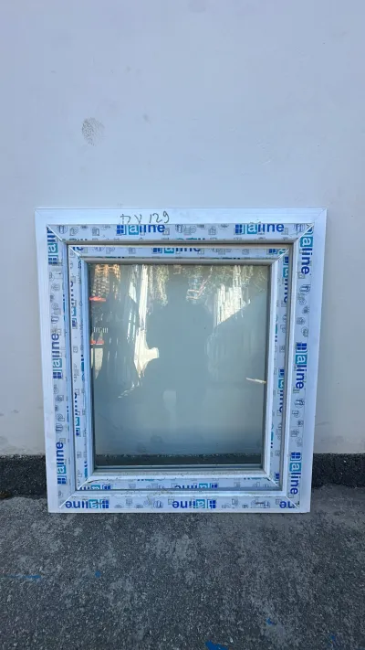 Fenêtre pvc blanc un vantail Haut 900 / Larg 780 - photo 2