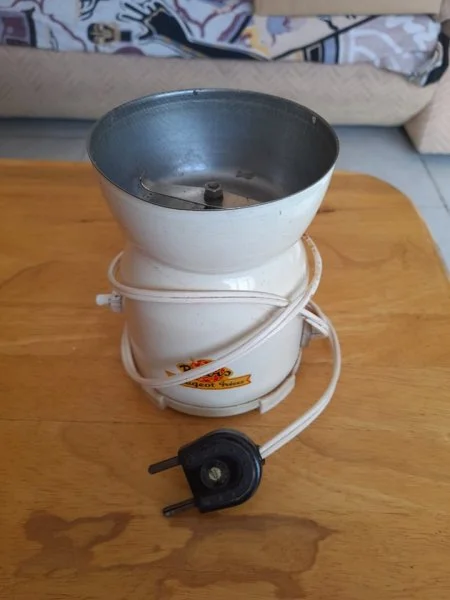 Ancien moulin à café rubis peugeot frères - Électroménager - Saint-Satur (18300)