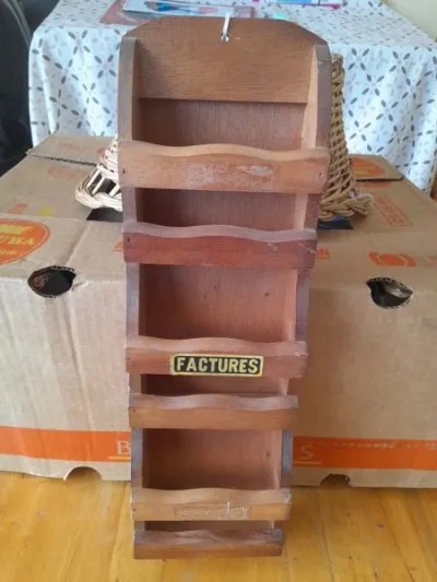 Range courrier en bois - Décoration - Saint-Satur (18300)