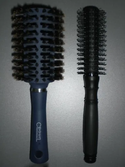 Lot de 2 brosses a brushing neuf - Beauté & Bien-être
