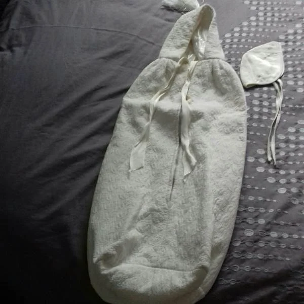 Burnous pour bébé (années 50) - Collection - Lyon 5e Arrondissement (69005)