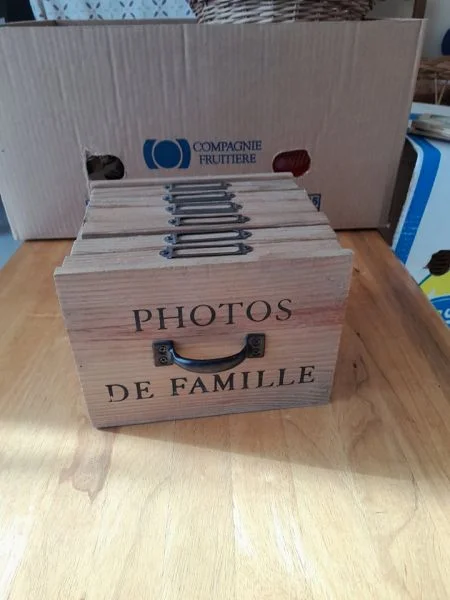 Petit cube en bois range photos à tiroirs - Collection - Saint-Satur (18300)