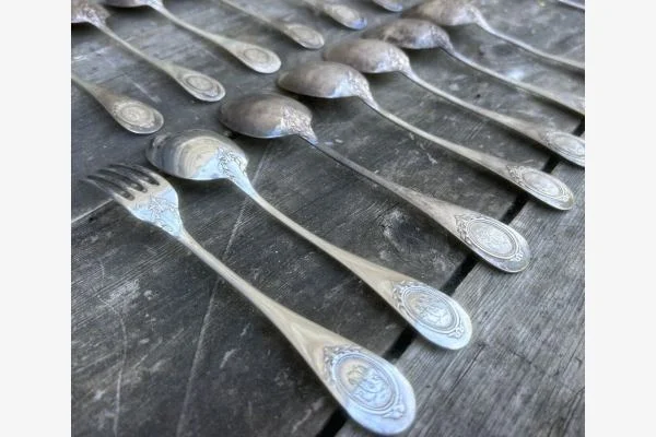 24 couvert en argent massif signée hénin &amp; cie - Arts de la Table - Dilsen-Stokkem (3650)