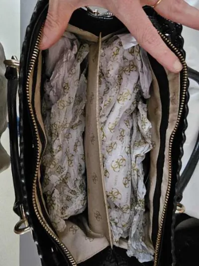 Sac a main guess original excellent etat - photo 3