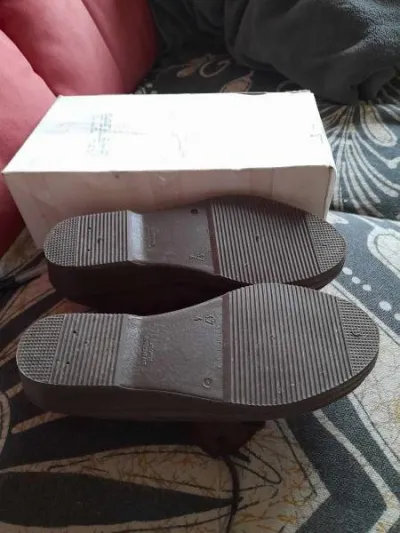 Chaussure fourré derby femme en croute de cuir - photo 4