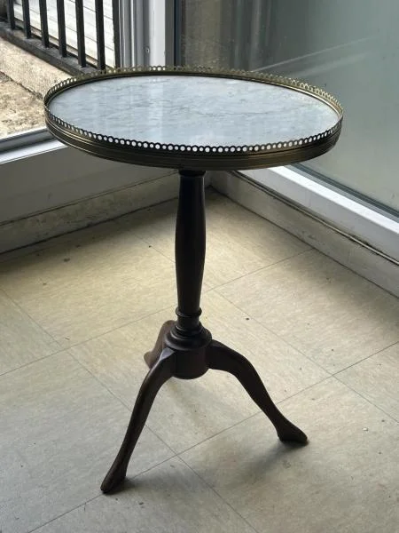 Guéridon ovale tripode style louis xvi acajou - Meubles - Pantin (93500)