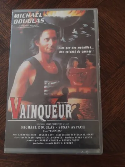 Cassette vhs " vainqueur" - CD, DVD & Vinyles - Saint-Satur (18300)