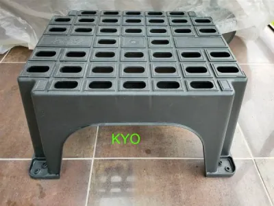 Mgi marchepied simple 1 marche noir gris plastique - Meubles - Foncine-le-Haut (39460)